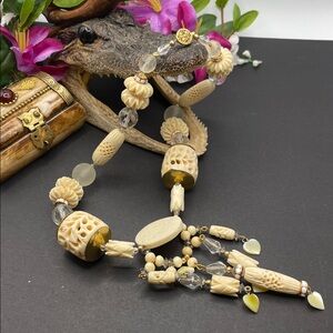 Bone glass crystal necklace with 12k GF clasp vintage B45 🔥